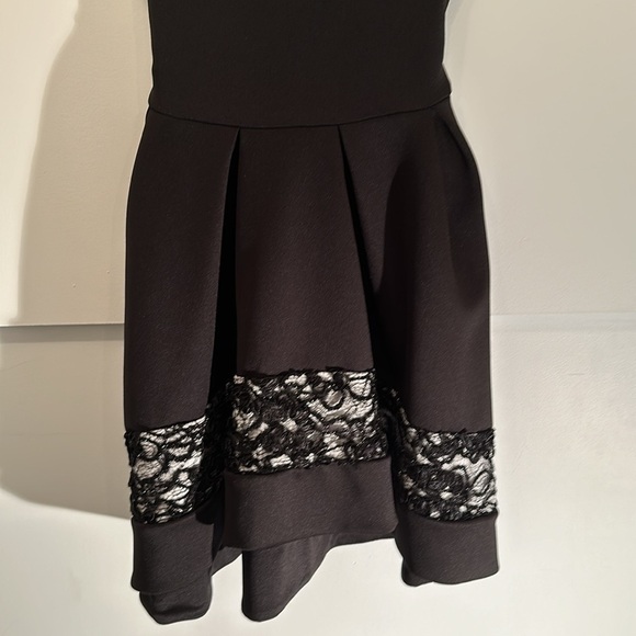 Stunning little girl's dress Iris & Ivy size 8 perfect - Picture 3 of 8